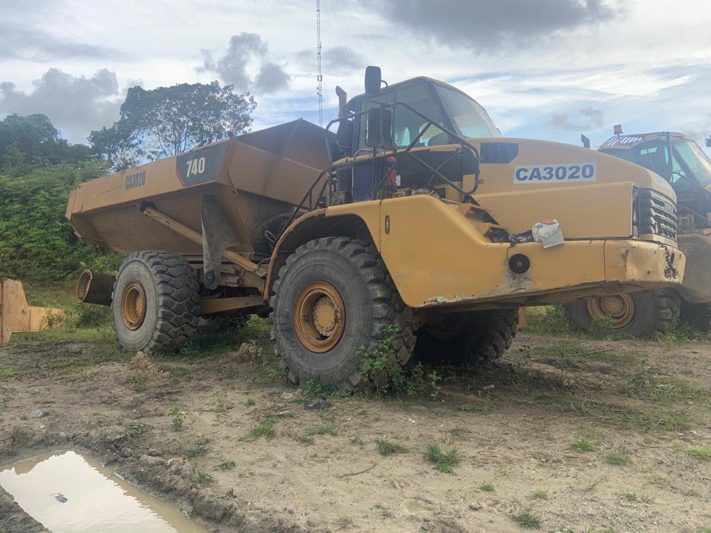 ARTICULATED DUMP TRUCK 740